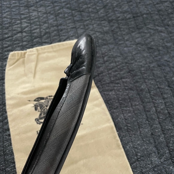 Burberry Black Leather Plaid Ballet Flats. - Picture 5 of 8